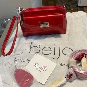 CANDY APPLE RED PATENT LEATHER BEIJO WRISTLET